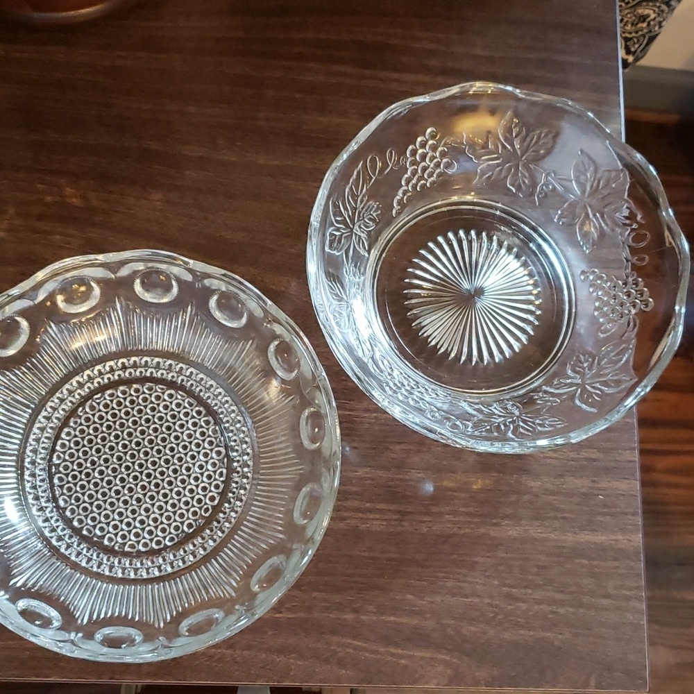 Vintage Patterned serving bowl 9x3 Clear (One)